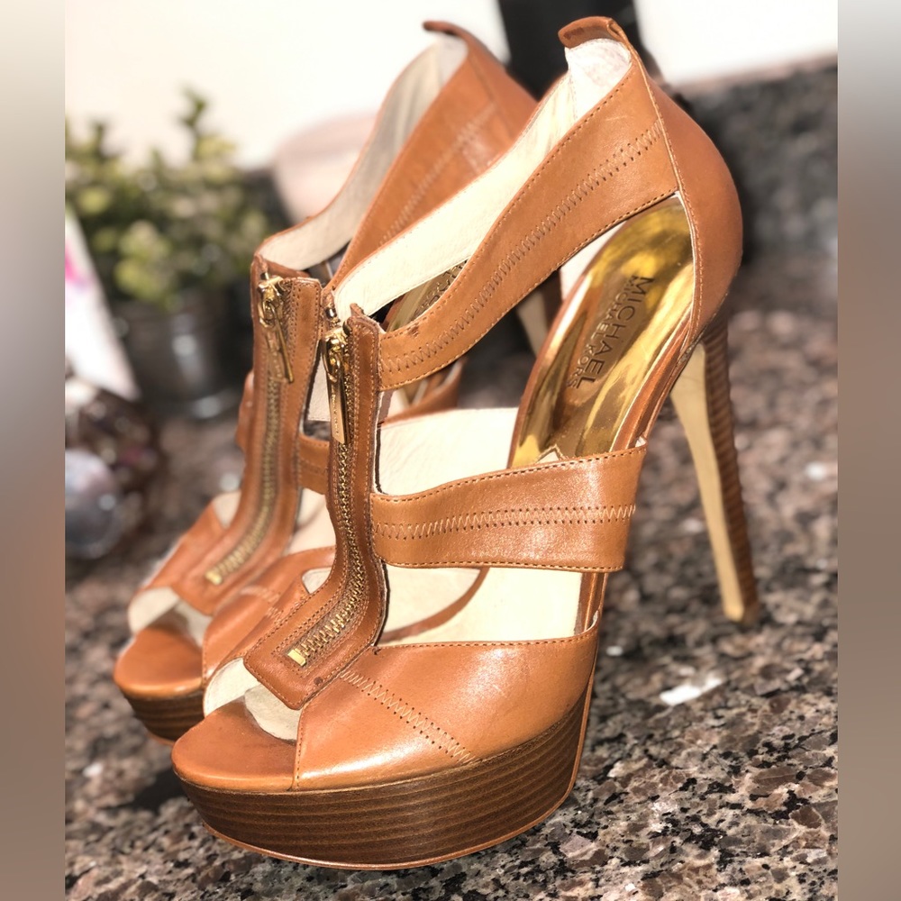 MICHAEL Kors Berkley Platform Luggage Brown Leather T Strap Heels Size 10